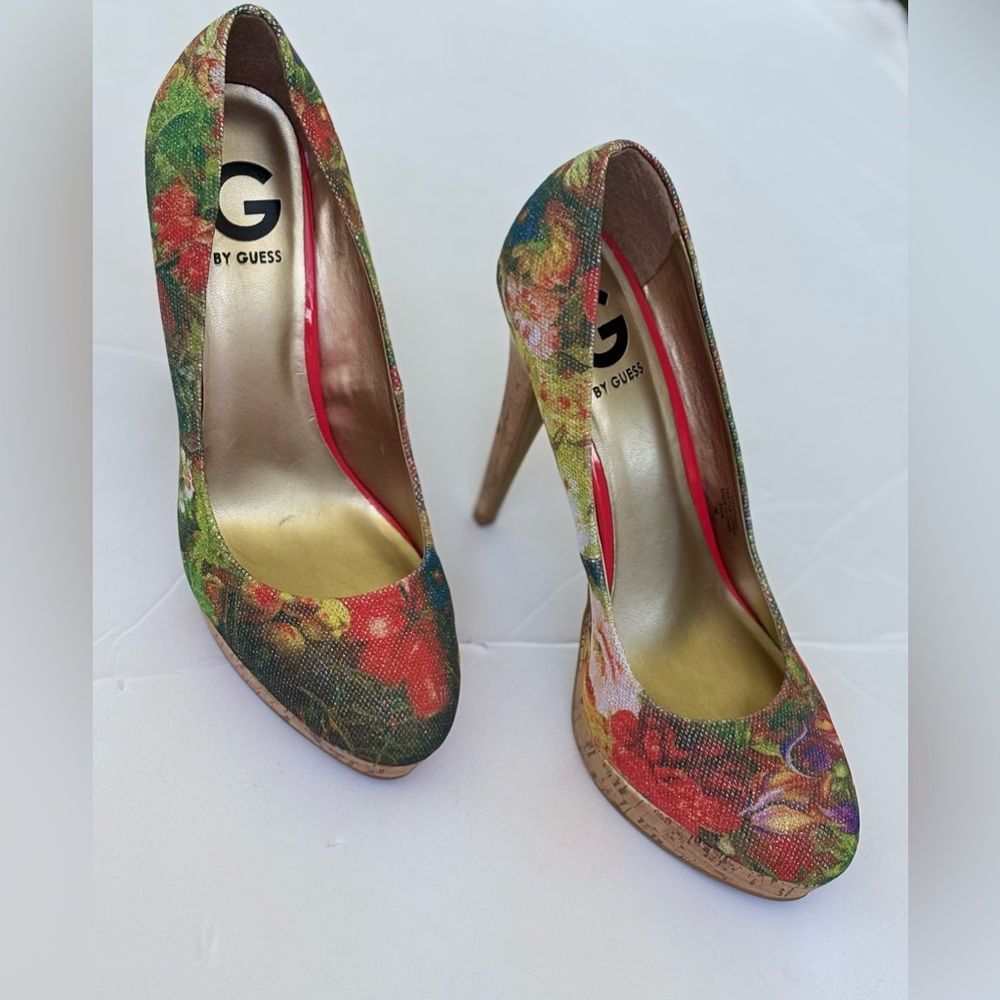 GUESS Multicolor Floral Heels Size 9 1/2 M